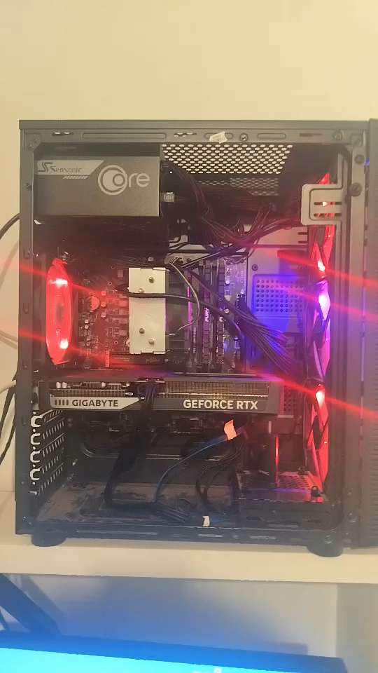 מחשב חזק באמת בתוכו יש: gpu:RTX 5060 ti 8gb,
