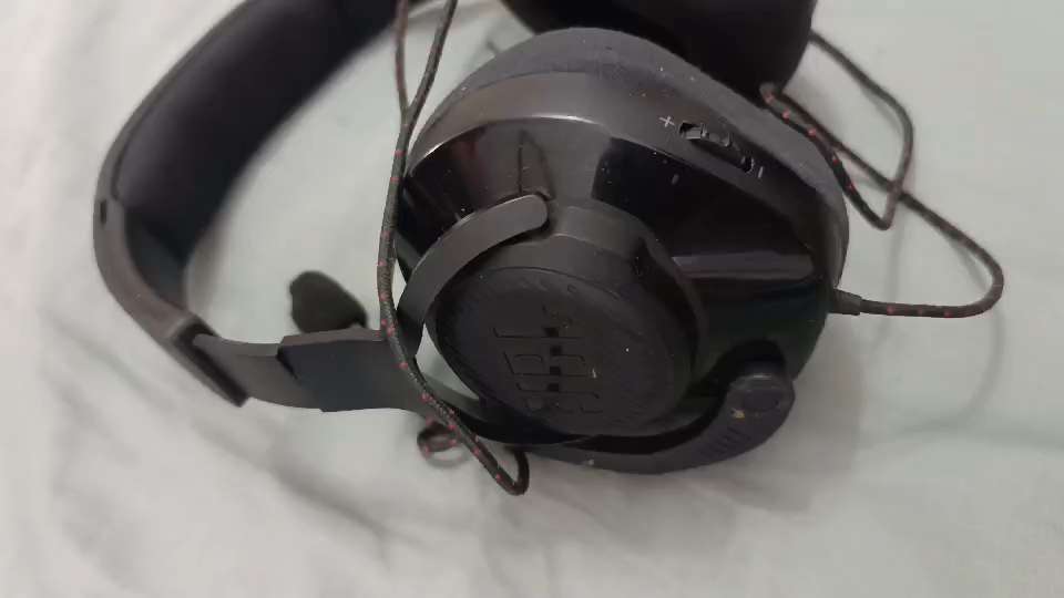 mobile — אוזניות jbl