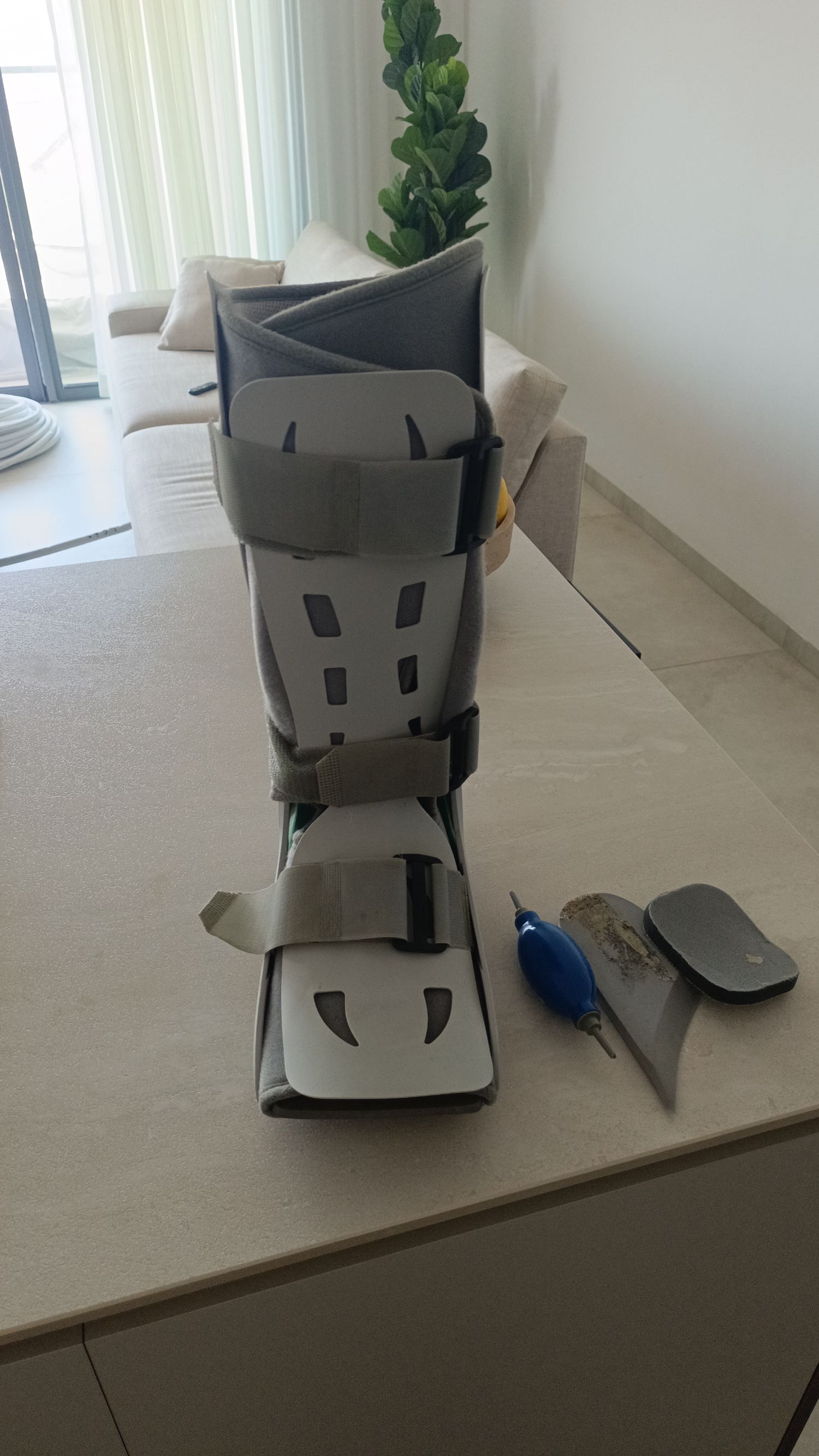 נעל הליכה FP Walker™ היא פתרון אידיאלי לשיקום והקלת כאבים לאחר פציעות בקרסול
